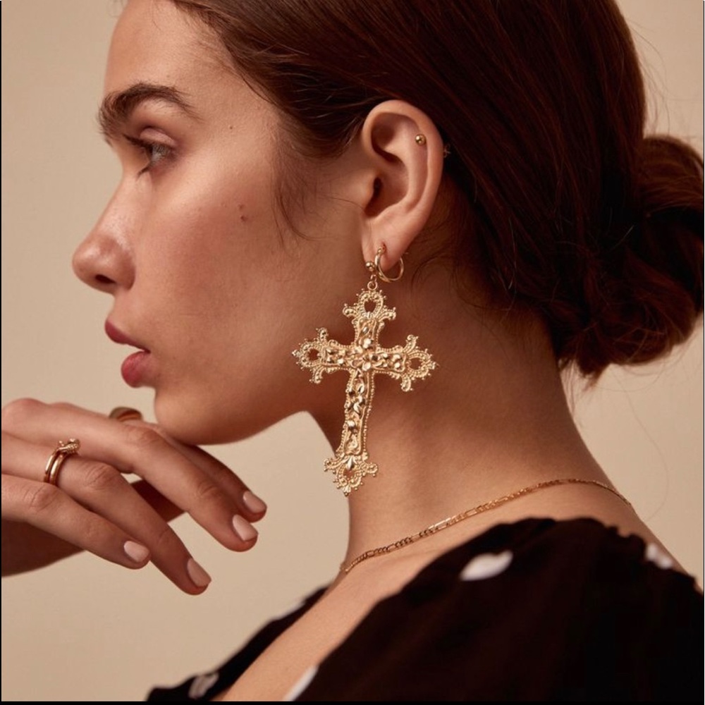 FLAMENCO CROSS EARRINGS